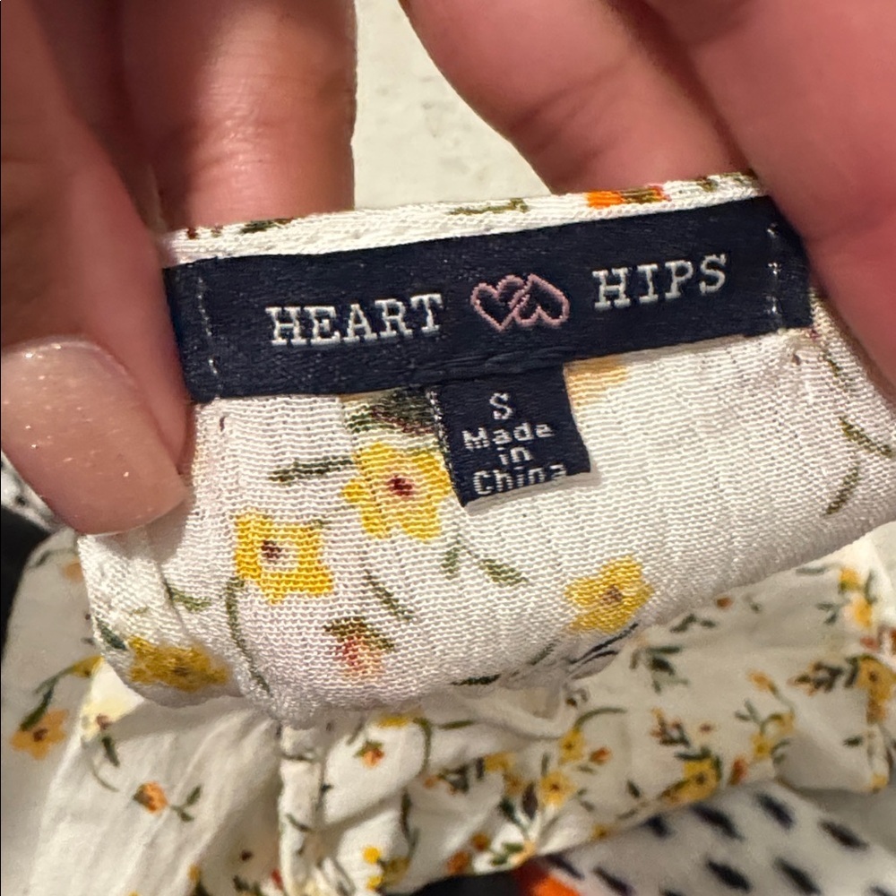 Heart Hips Floral Top with Yellow Accents - Picture 3 of 3